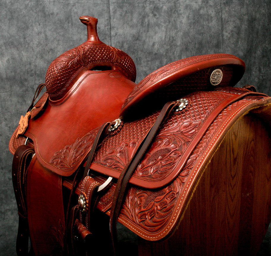 Hand-tooled custom saddle detail 7